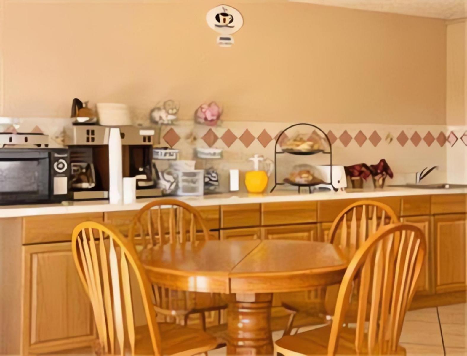 Super 8 By Wyndham Lake Havasu City Restoran fotoğraf