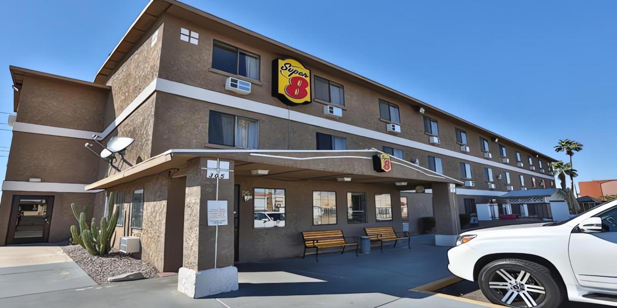 Super 8 By Wyndham Lake Havasu City Dış mekan fotoğraf